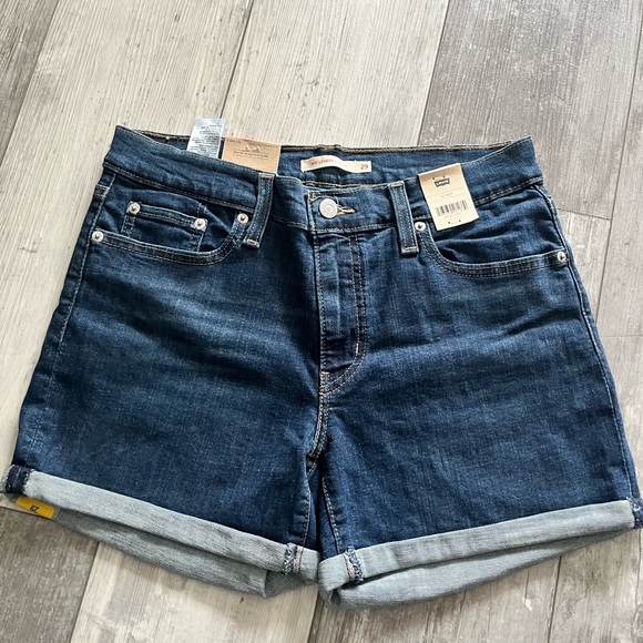 NWT Levi’s Mid-Length shorts - Picture 1 of 6
